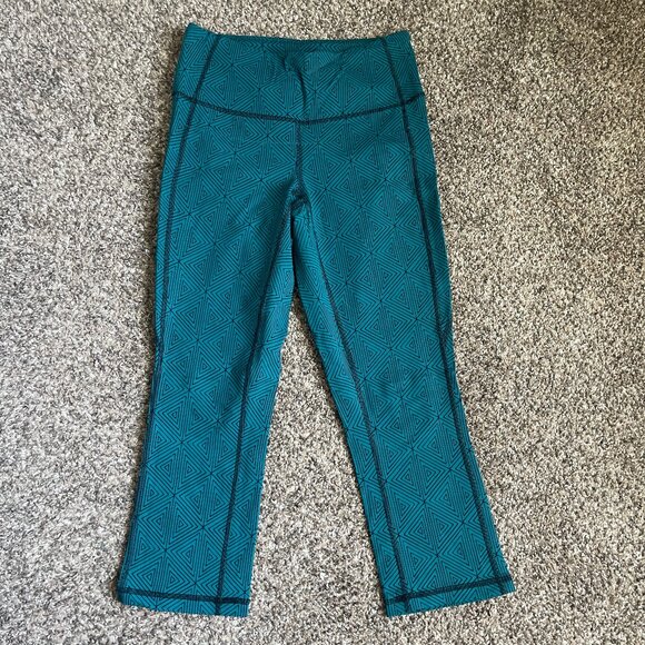 Lucy PerfectCore Collection Capri Yoga Workout Legging, Size Small, Teal/Black - Picture 1 of 10